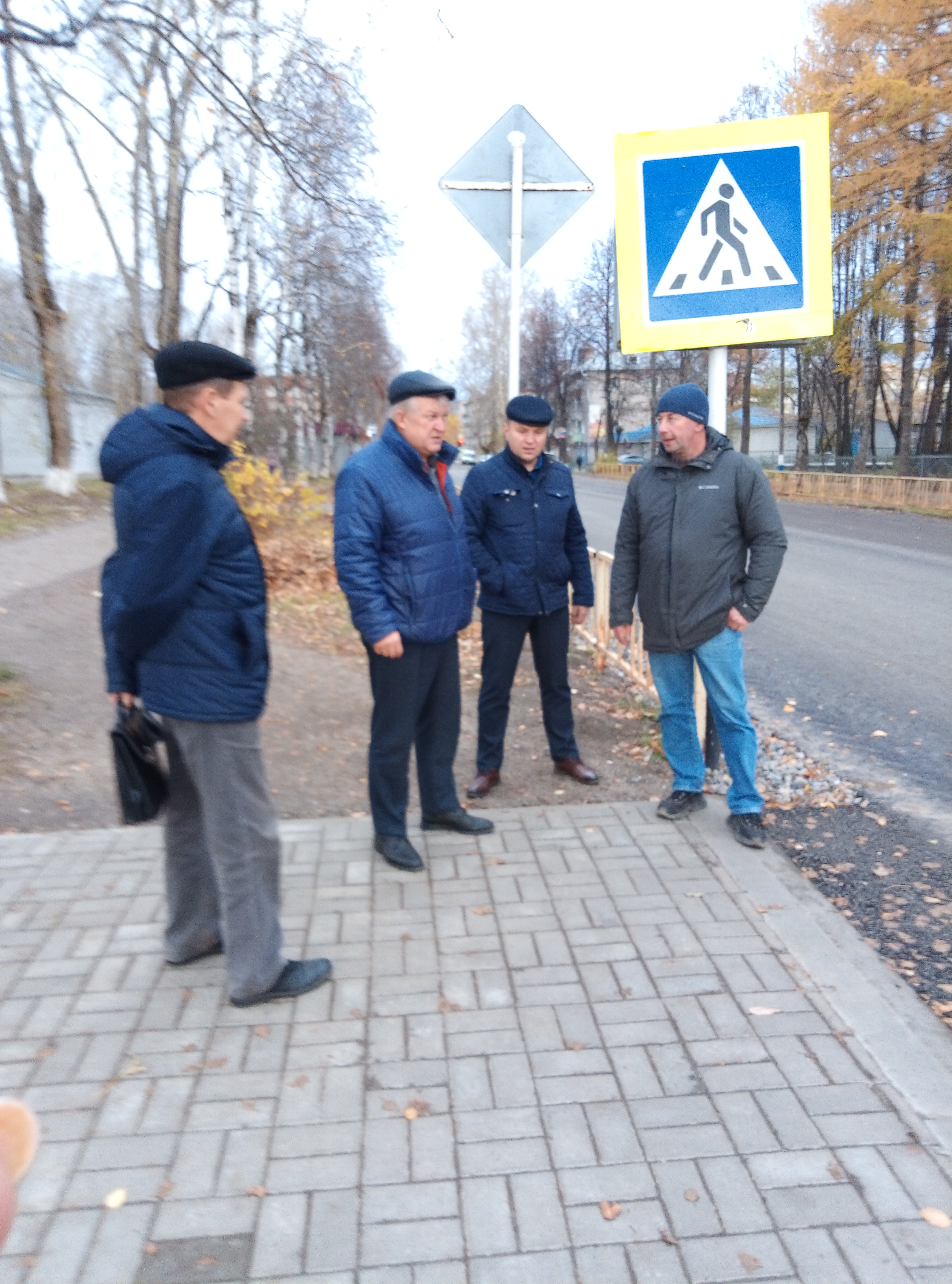 Состоялась комиссионная приёмка работ по ремонту автомобильной дороги по улице  Комсомольская.