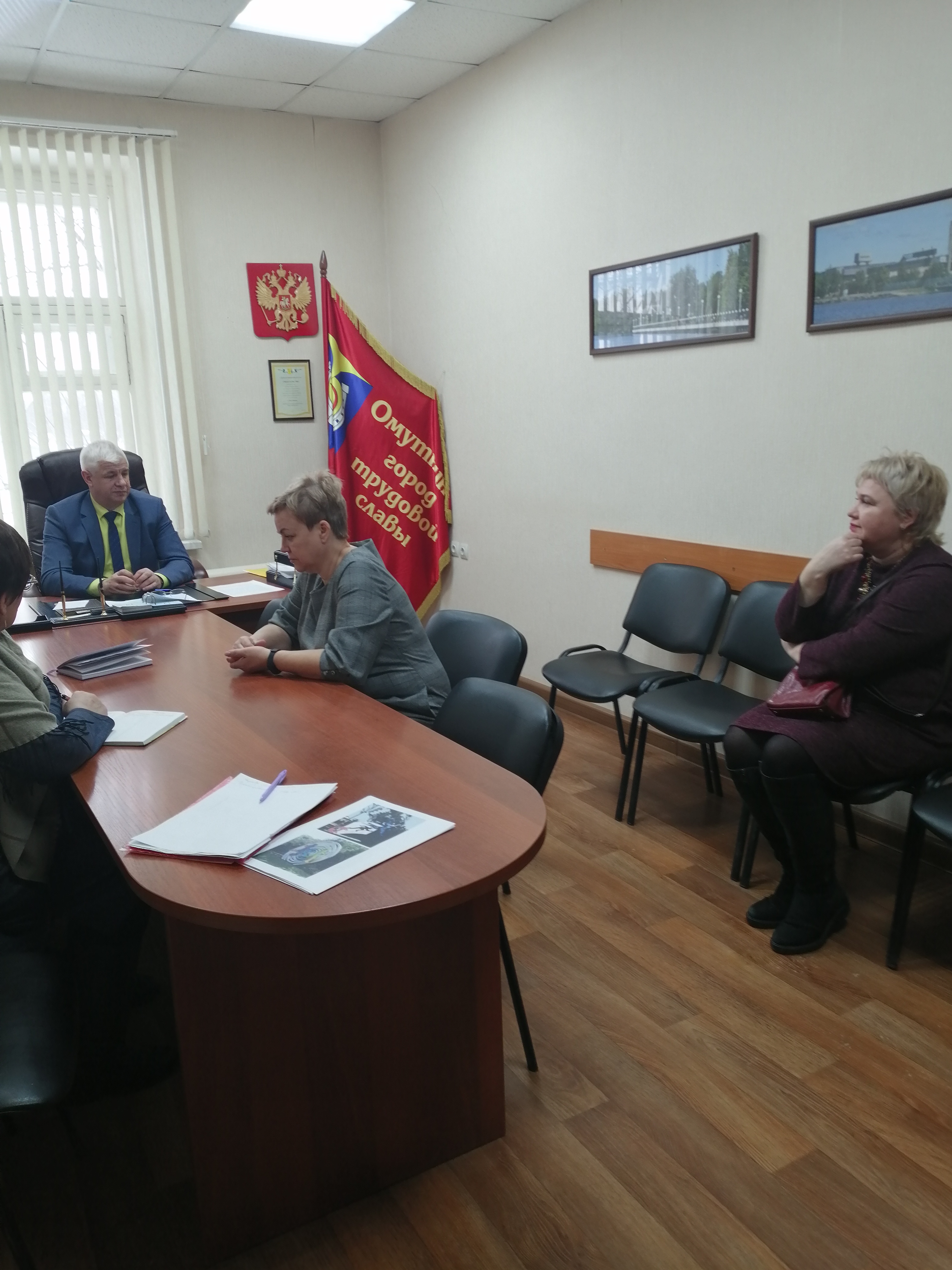 Встреча главы Омутнинского городского поселения И.В. Шаталова с руководителями организаций, учреждений, расположенных на общественной территории – «Пешеходная зона по ул. Свободы».