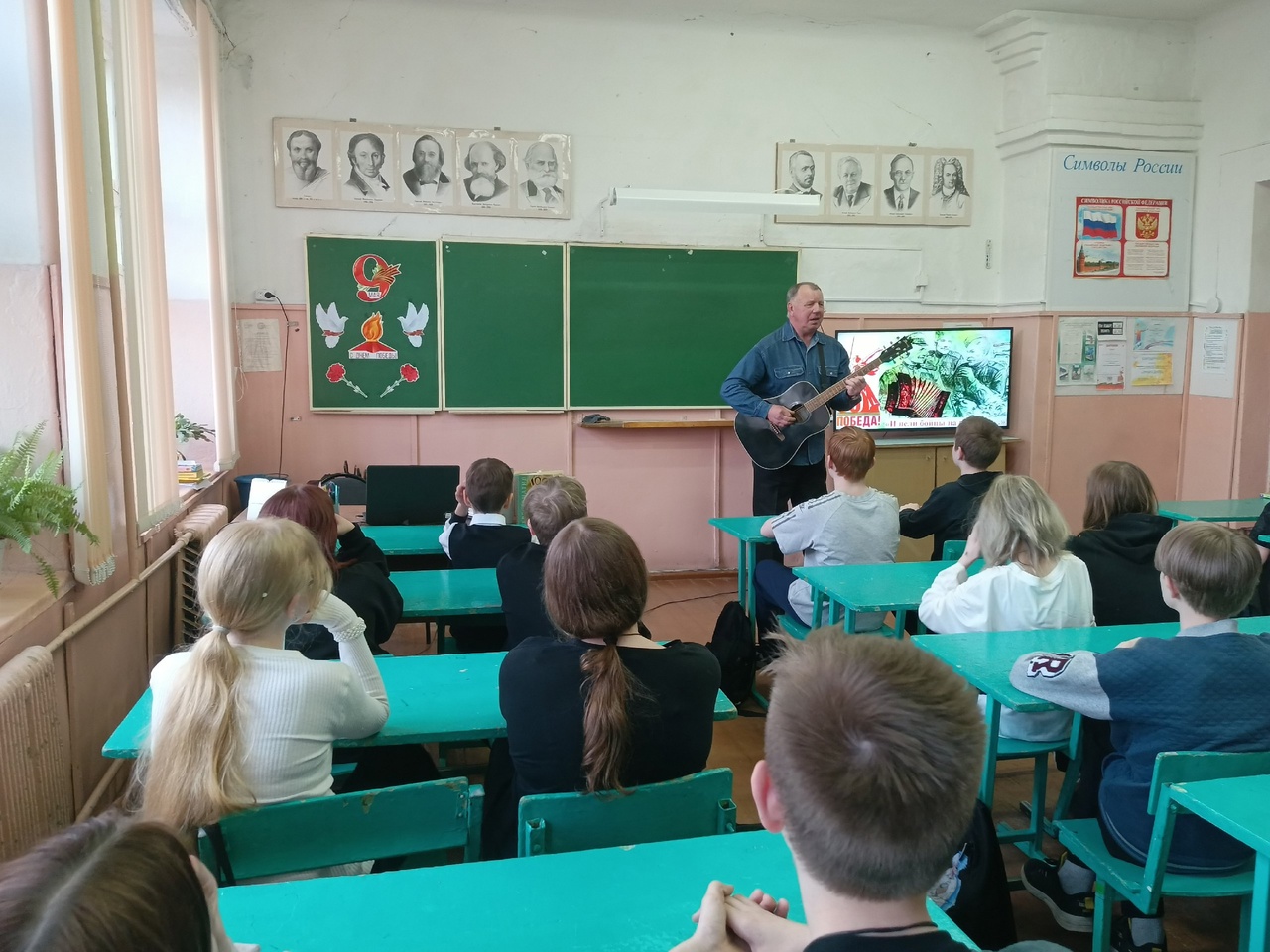 И песня тоже воевала.