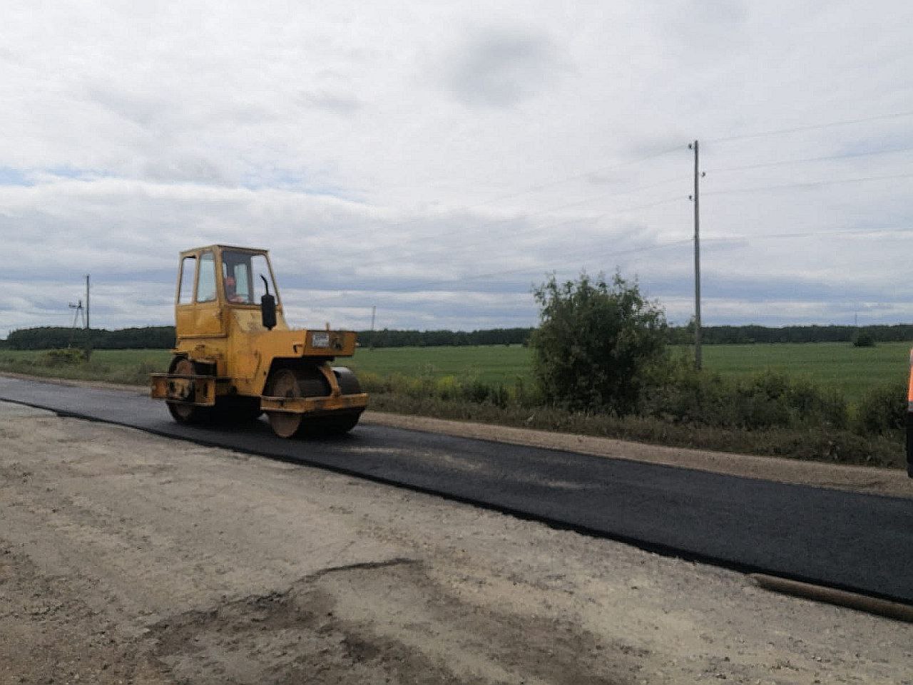 В Кировской области идет ремонт 125 километров дорог за счет «дорожного миллиарда»  Губернатор Александр Соколов рассказал о реализации этой программы .