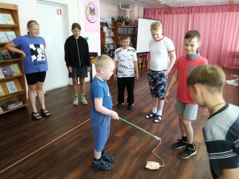 В мир фольклора через игру. В мир фольклора через игру.